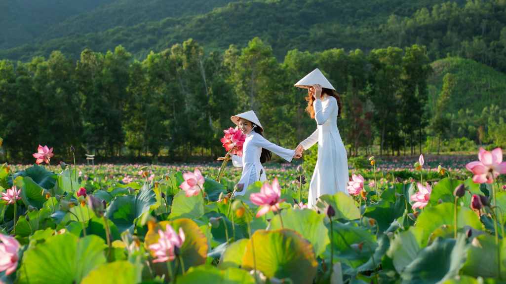 Woman and kids in Vietnam