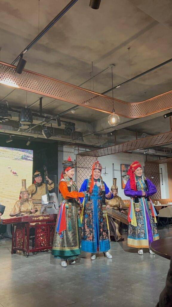 Tumen ekh (3)