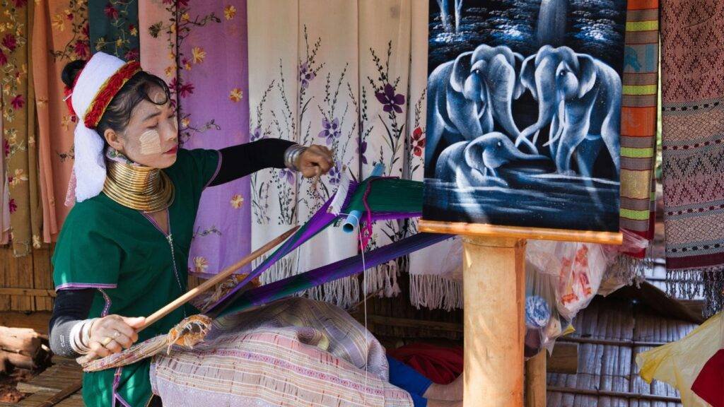 Voyages immersifs au coeur des femmes locales